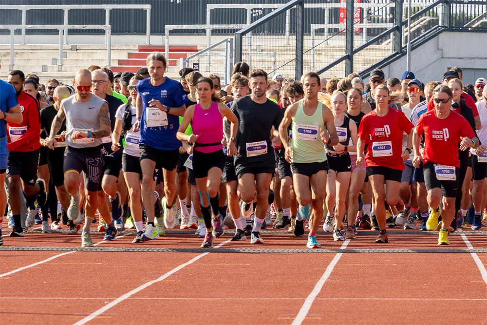 Start des Team-Halbmarathons beim Fulda Marathon im Fuldaer Stadion